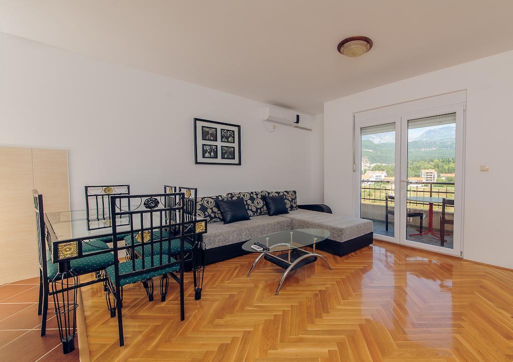تْشيرسيك نوفي Novi Apartments الغرفة الصورة